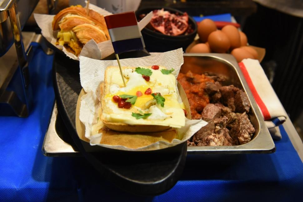 ¿DULCE O SALADO? Dentro del menú hubieron croissants de humita, croque madame, tablas con quesos y profiteroles.
