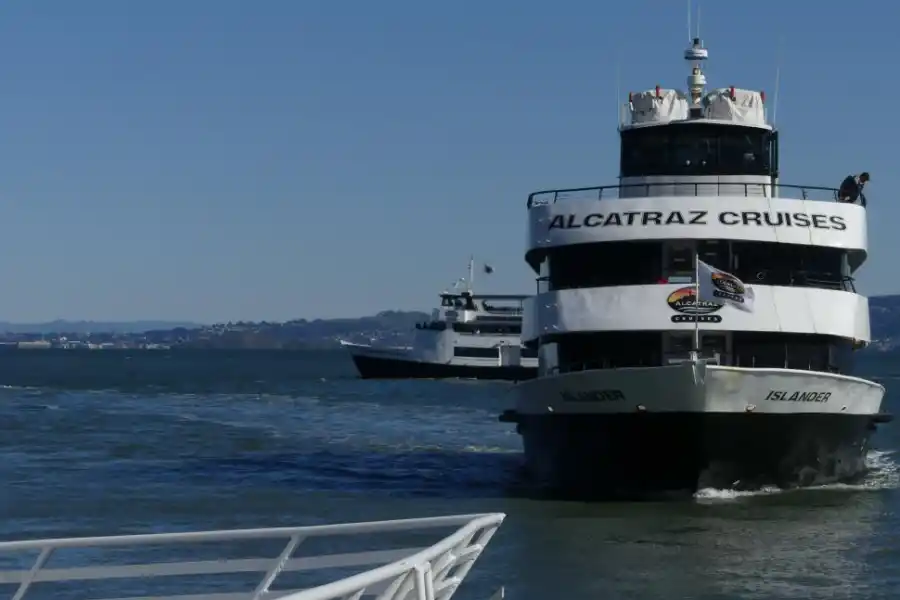 PIER 39. Desde ese muelle parte el viaje con destino final la cárcel.