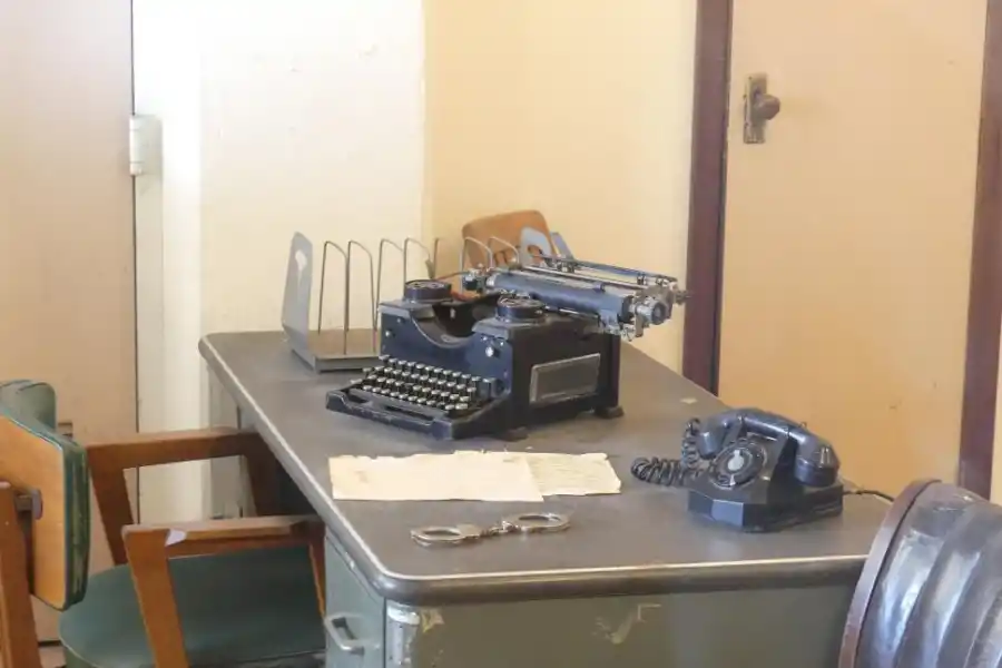 RECUERDOS. El escritorio del último director.