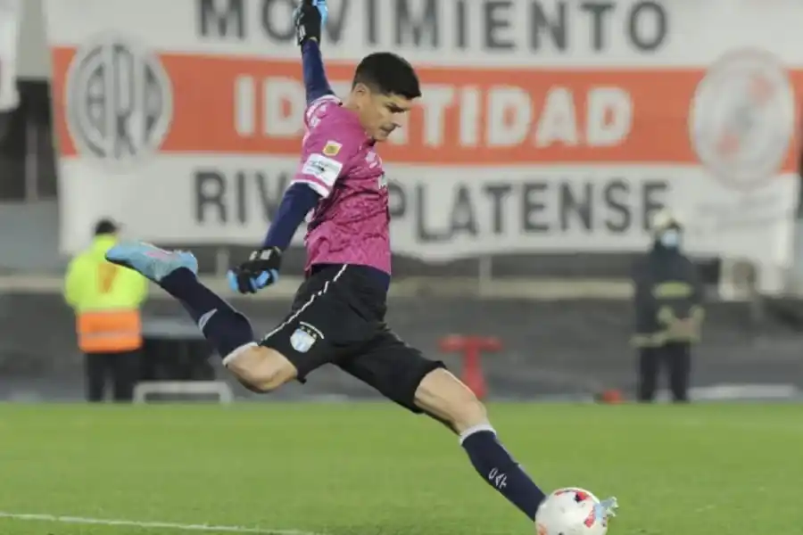 EL MEJOR. Lampe la rompió ante River / TÉLAM