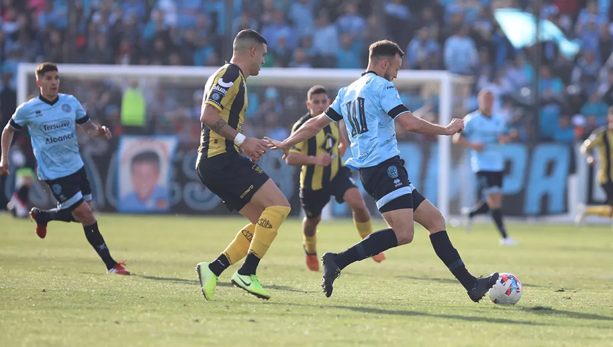 PUNTO DE ORO. Belgrano caía con un jugador menos y se llevó un empate desde Madryn.