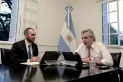 Alberto Fernández y Martín Guzmán revisan la táctica para contener el desplome de los bonos