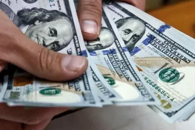 Tendencia en alza: el dólar blue trepó a $224 y supera el récord de enero