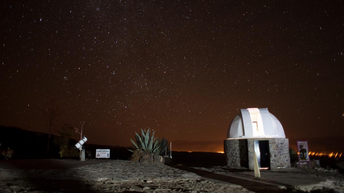 Los cielos de los Valles Calchaquíes sobre el Observatorio de Ampimpa