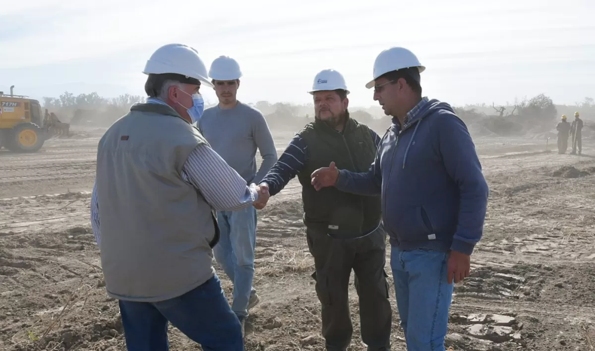 NUEVA CÁRCEL. Jaldo recorrió las obras en Benjamín Paz.