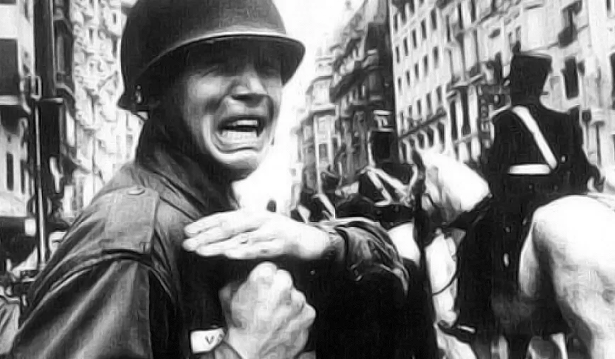 EL ROSTRO DEL DOLOR. Murió Roberto Vassie, el soldado que lloraba sin consuelo durante el funeral de Perón.