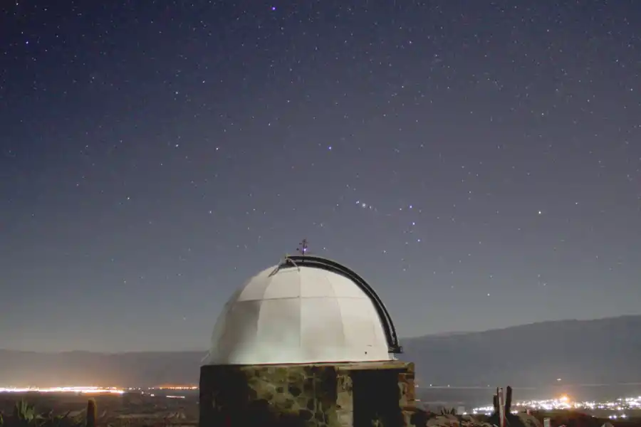 Desde la estación astronómica se observa el extenso valle de Santa María