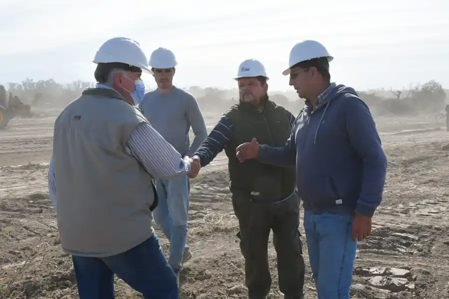 NUEVA CÁRCEL. Jaldo recorrió las obras en Benjamín Paz.
