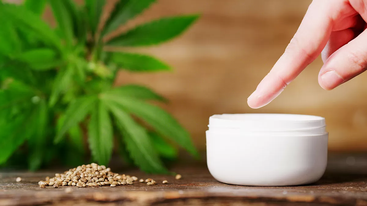 La Anmat prohibió dos cremas elaboradas con cannabis: cuáles son las razones