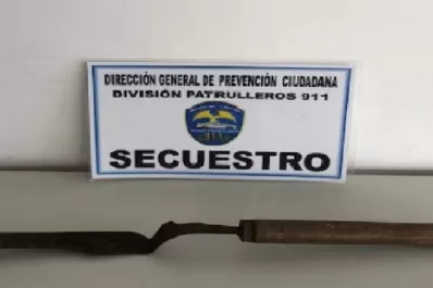 Mujer atacó a su vecina con una tijera de podar, en Pellegrini y Lamadrid