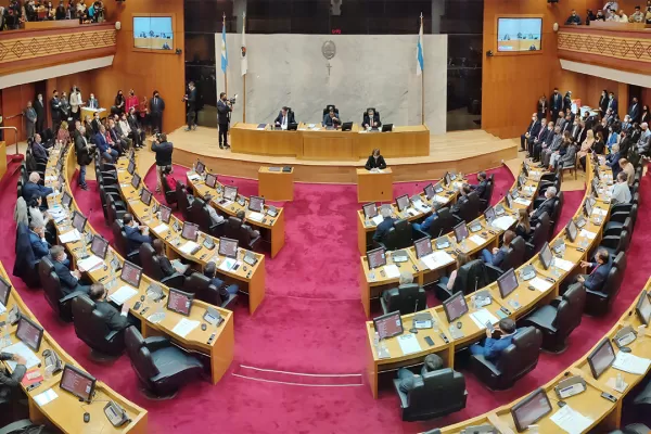 Legislatura: temas que incomodan al oficialismo y que no hallan lugar en el recinto