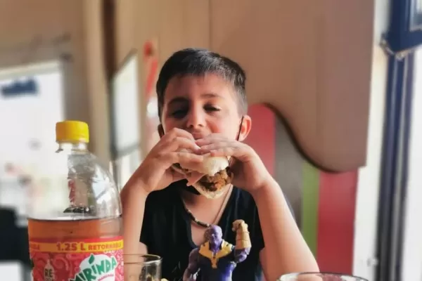 ¿Qué dijo el niño de Buenos Aires fanático de los sánguches de milanesa tucumanos?