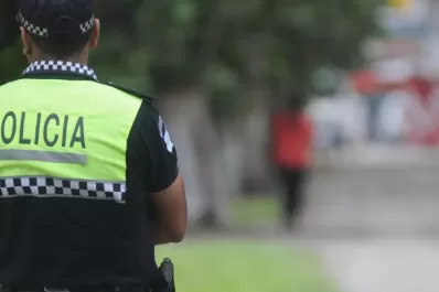 Detuvieron a un hombre acusado de agredir a su pareja en un bar