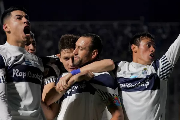 Racing perdió con Gimnasia en una noche en la que Brahian Alemán estuvo inspirado