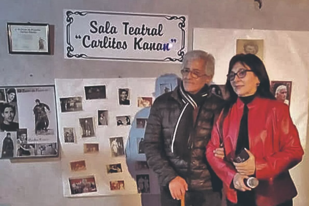 Bautizan una sala teatral con el nombre de Carlitos Kanan