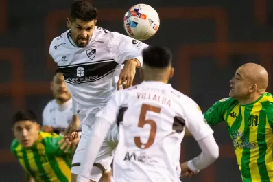 Aldosivi y Platense igualaron sin goles en Mar del Plata