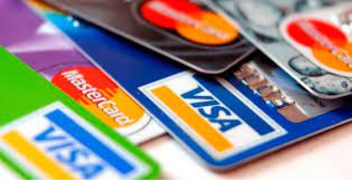 ¿Cómo se puede sacar dinero en efectivo con las tarjetas de crédito?
