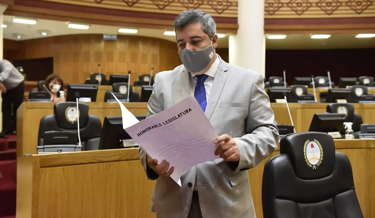 CRUCES. El legislador oficialista Raúl Ferrazzano (foto) defendió la propuesta de Ficha Limpia del Frente de Todos.