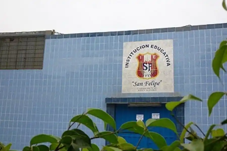 Un profesor agarró a cintazos a un alumno que hacía bullying y los padres lo felicitaron