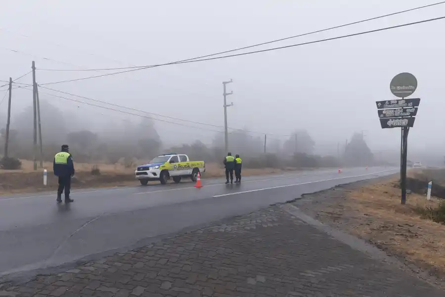 RUTA 307. Está cortado el tránsito por la nevada.