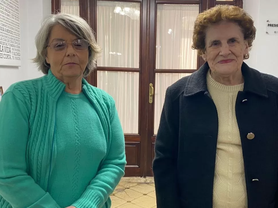 ASTRÓNOMAS. Olga Pintado y Zulema González de López García. 