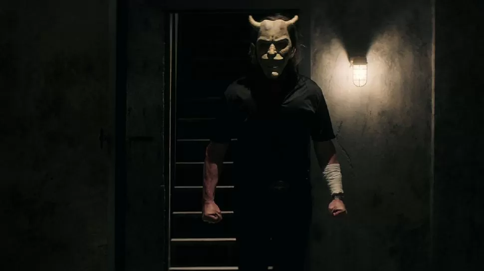TEMIBLE. Un asesino enmascarado impulsa “El teléfono negro”.
