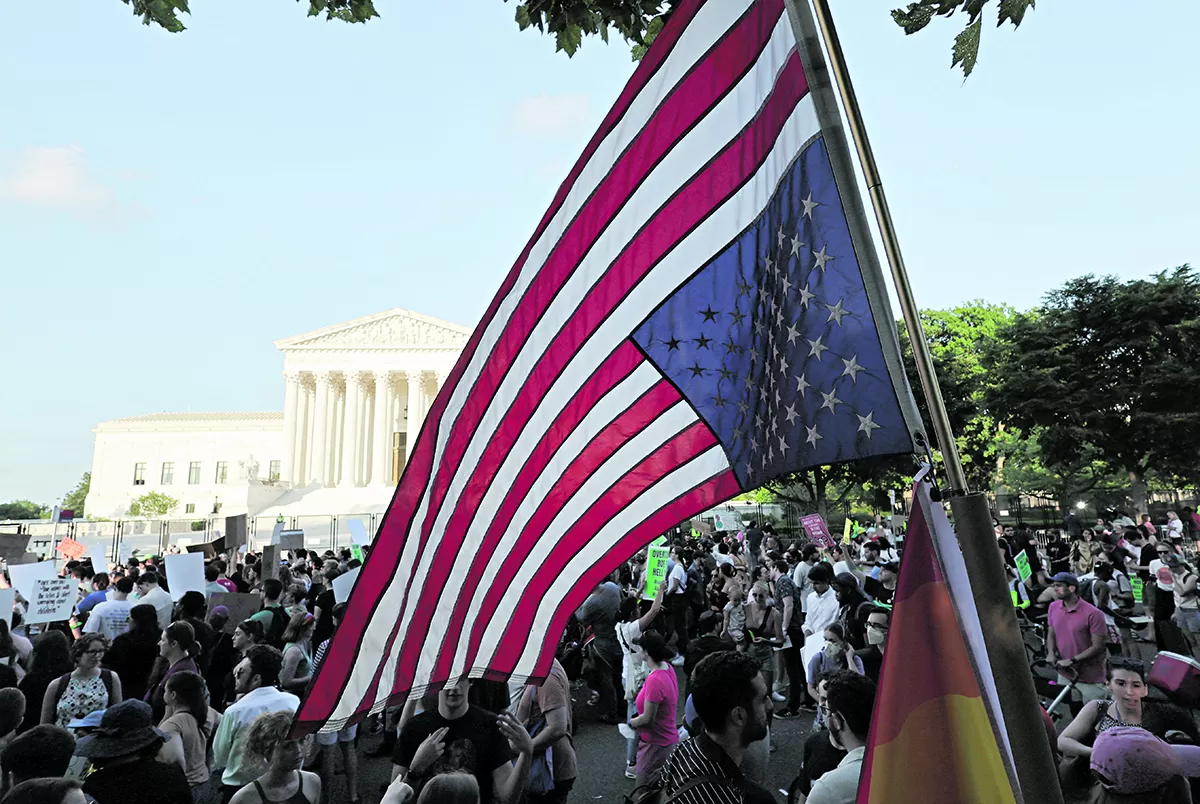 La Corte Suprema de Estados Unidos revocó la protección constitucional al derecho al aborto