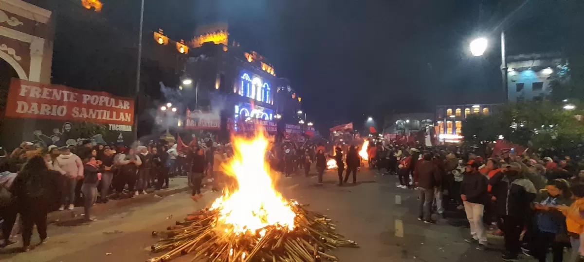 Manifestación para conmemorar los asesinatos de Kosteki y Santillán. 