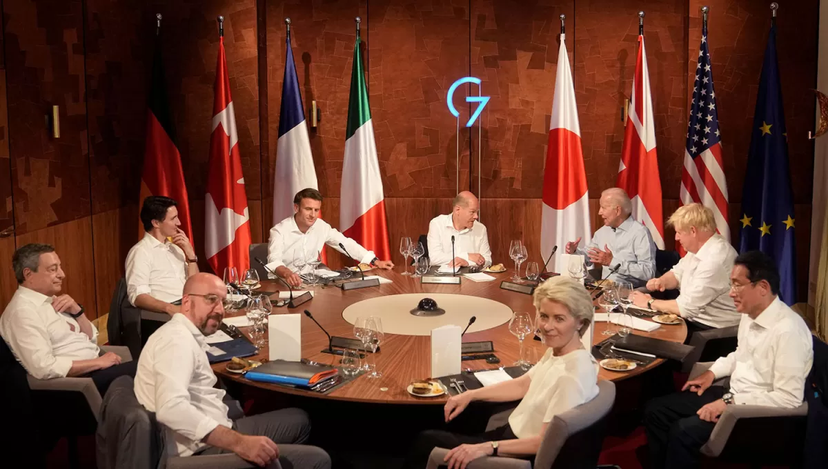 PRIMEROS ENCUENTROS. Los líderes de los siete países más ricos del mundo iniciaron la ronda de reuniones en lo Alpes alemanes.