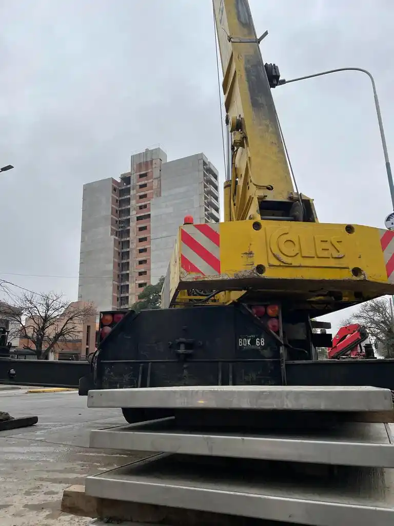 OBRAS. Cortan alternadamente ambos carriles de la Mate de Luna entre el 1.800 y el 2.100.