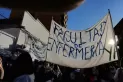 Estudiantes marcharon al Rectorado para reclamar la jerarquización de la escuela de enfermería