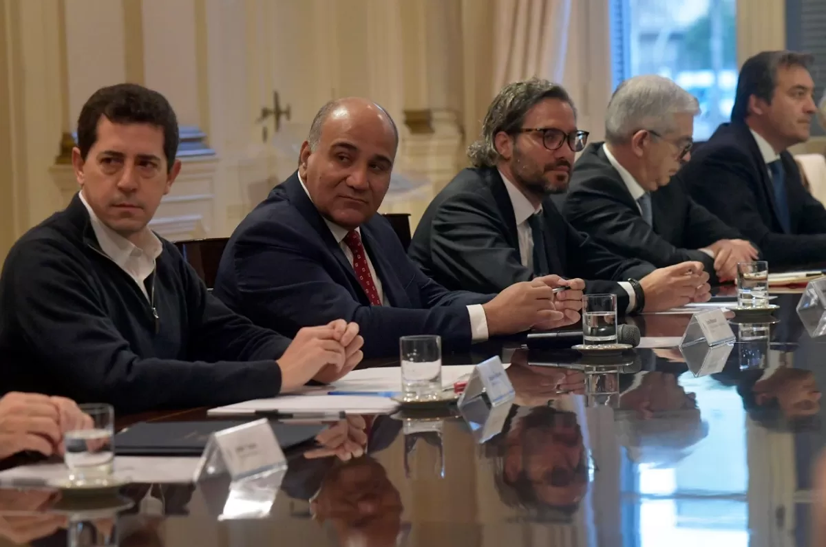 EN REUNIÓN DE GABINETE. Juan Manzur encabezó la rueda de diálogo con ministros de Alberto Fernández.