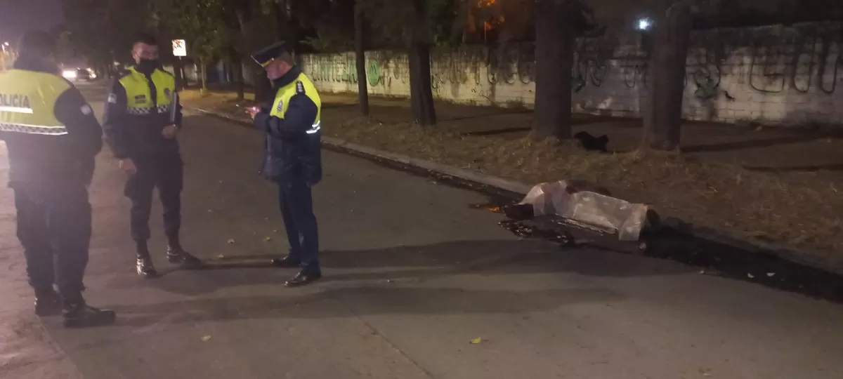 TRÁGICO ACCIDENTE EN LA ZONA SUR DE SAN MIGUEL DE TUCUMÁN / Foto Gentileza Policía de Tucumán