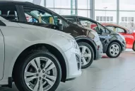 Advierten que el cepo y la volatilidad del dólar influyó en el descenso de ventas de autos 0 km