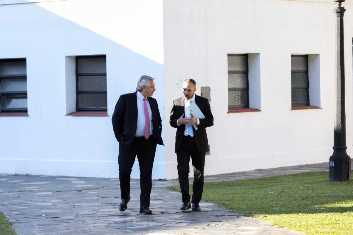 Martín Guzmán, durante su gestión en el Ministerio de Economía, junto al presidente Alberto Fernández. Foto de Twitter