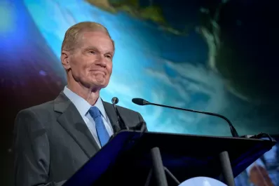 Una carrera espacial enfrenta a las potencias por la Luna