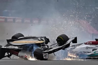 Fórmula 1: el chino Zhou admitió que el halo le salvó la vida en Silverstone