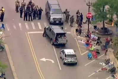 Al menos seis muertos tras un tiroteo en un desfile por el Día de la Independencia en EEUU