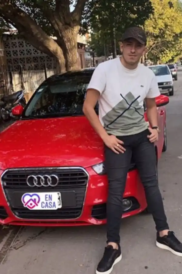 EN CÓRDOBA. Juan de Dios López mostró en las redes su auto.