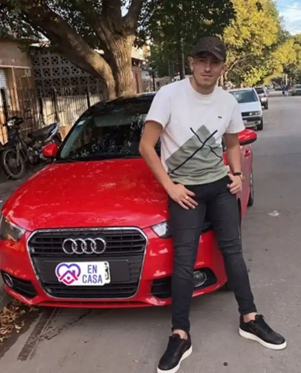 EN CÓRDOBA. Juan de Dios López mostró en las redes su auto.
