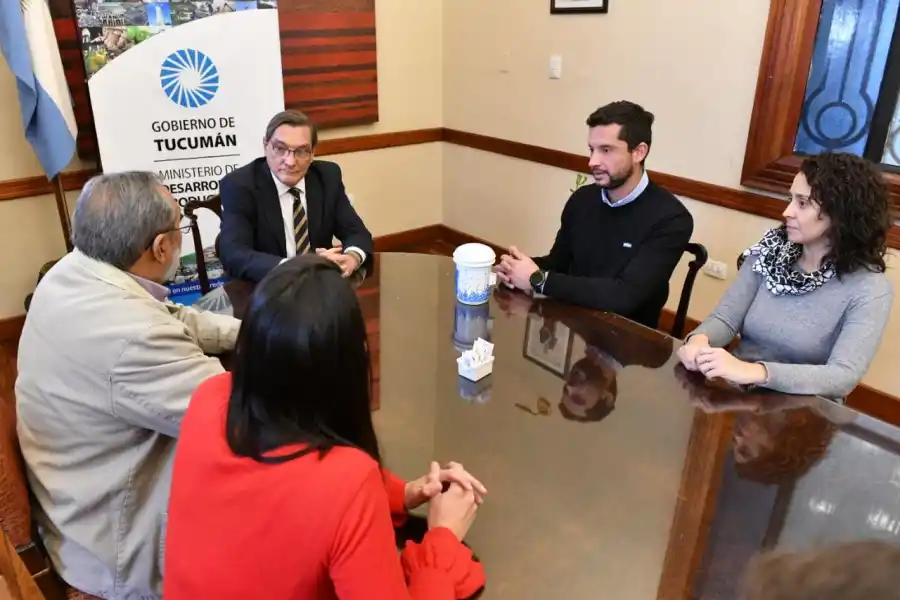 Dan inicio a la investigación que medirá la calidad del aire de Tucumán