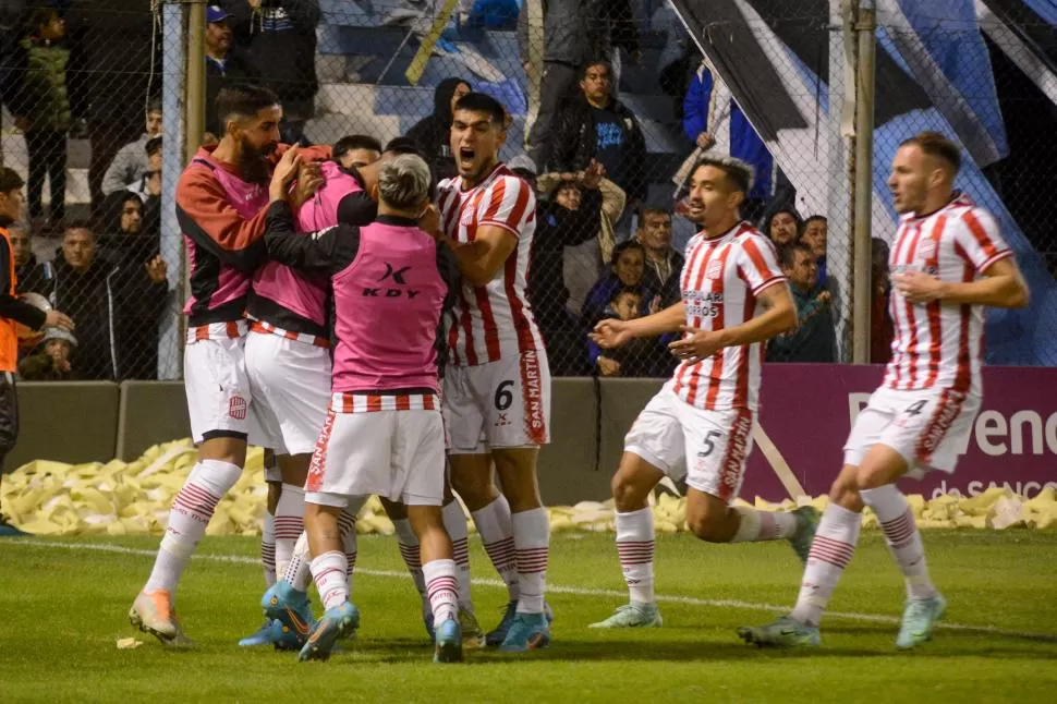 REGULAR. Sosa ingresó para generar desequilibrio, pero no lo logró. Además, sobre el final, dejó al equipo con un jugador menos, por pegar una dura patada.