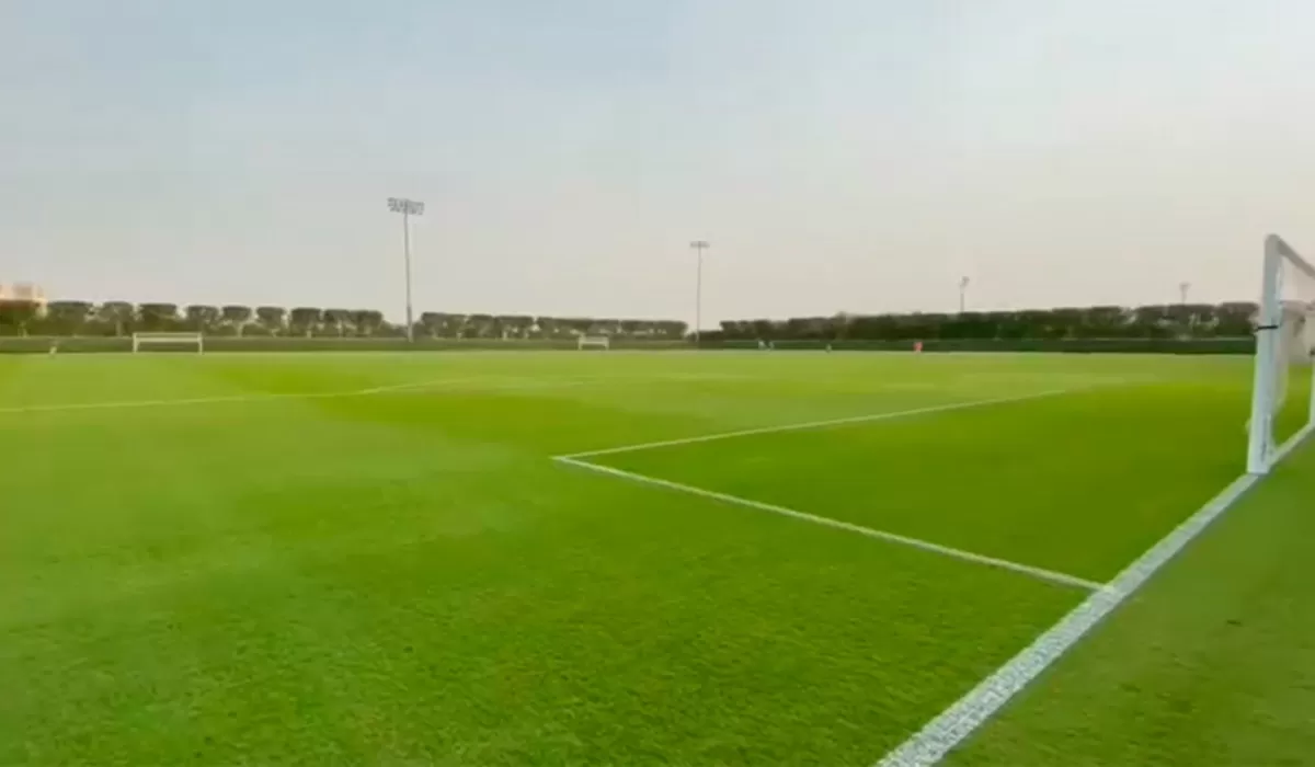 RECORRIDO. La AFA supervisó las instalaciones donde se alojará la selección argentina en el Mundial de Qatar.
