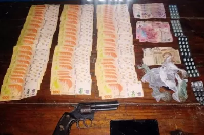 Circulaba con un revólver y con droga: terminó detenido