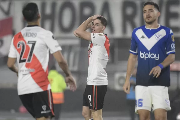 River fue eliminado por Vélez en una noche con polémica