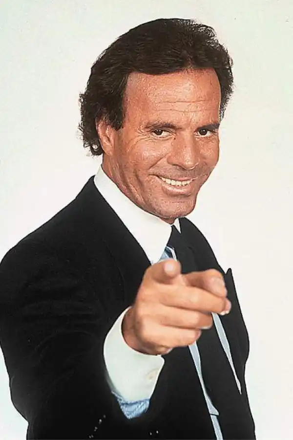 La imagen de Julio Iglesias que se volvió un meme.