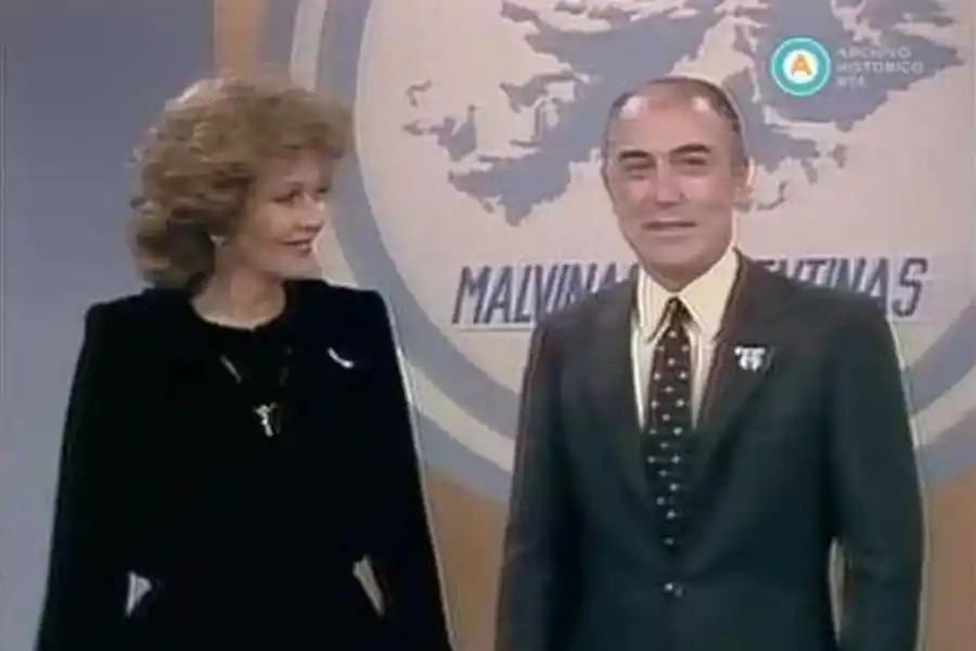 TELETÓN. Cacho Fontana propuso la realización de “24 horas por Malvinas”, especial que condujo junto a Pinky.  