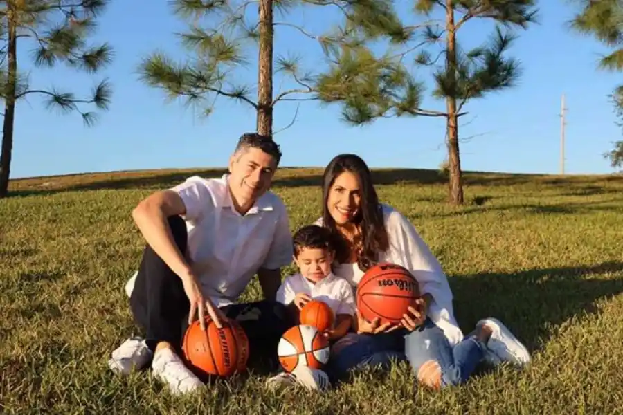 Claudia Lampe y parte de su familia.