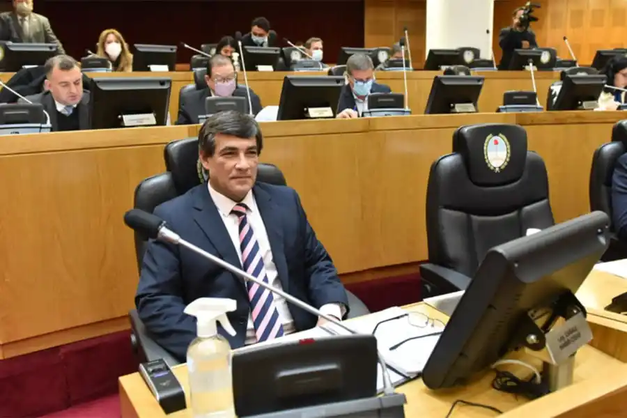 EN SU BANCA. Mario Casali (FR).