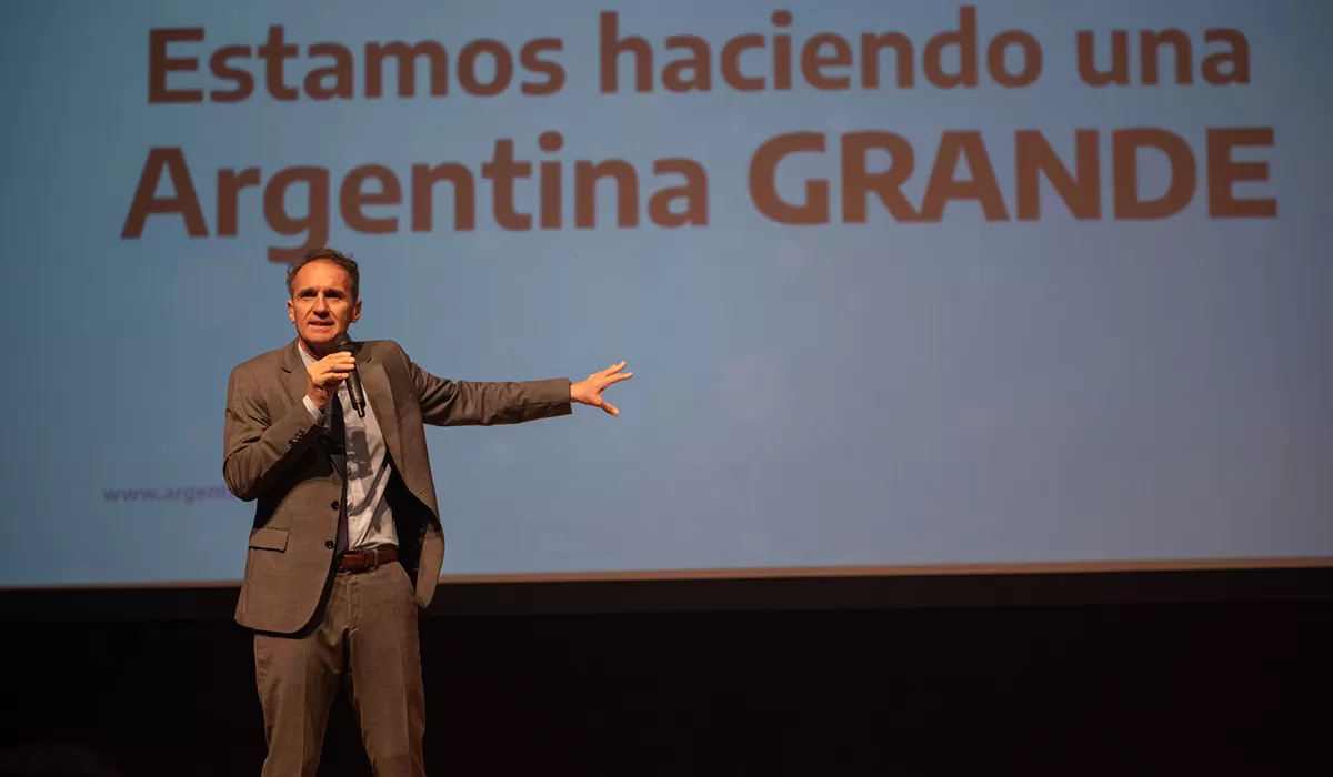 ANUNCIO. El ministro de Obras Públicas de la Nación, Gabriel Katopodis, presentó Argentina Grande, un plan de 120 obras públicas a realizarse en el país.